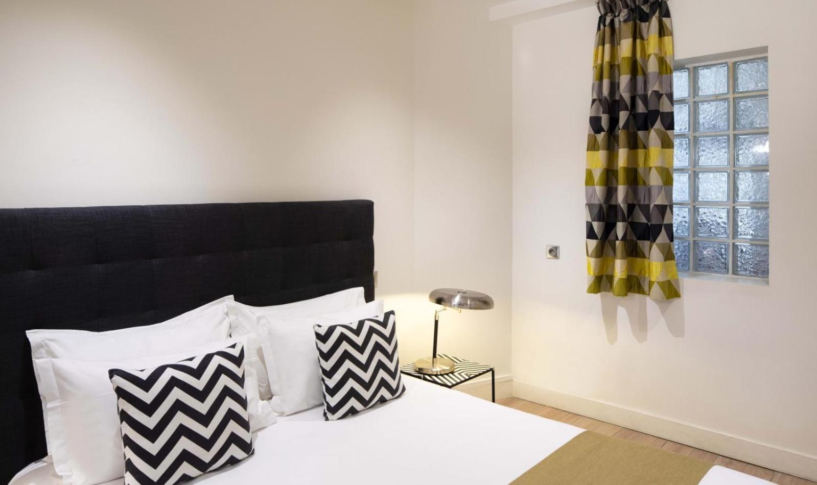 Hotel De La Gaite Париж Экстерьер фото
