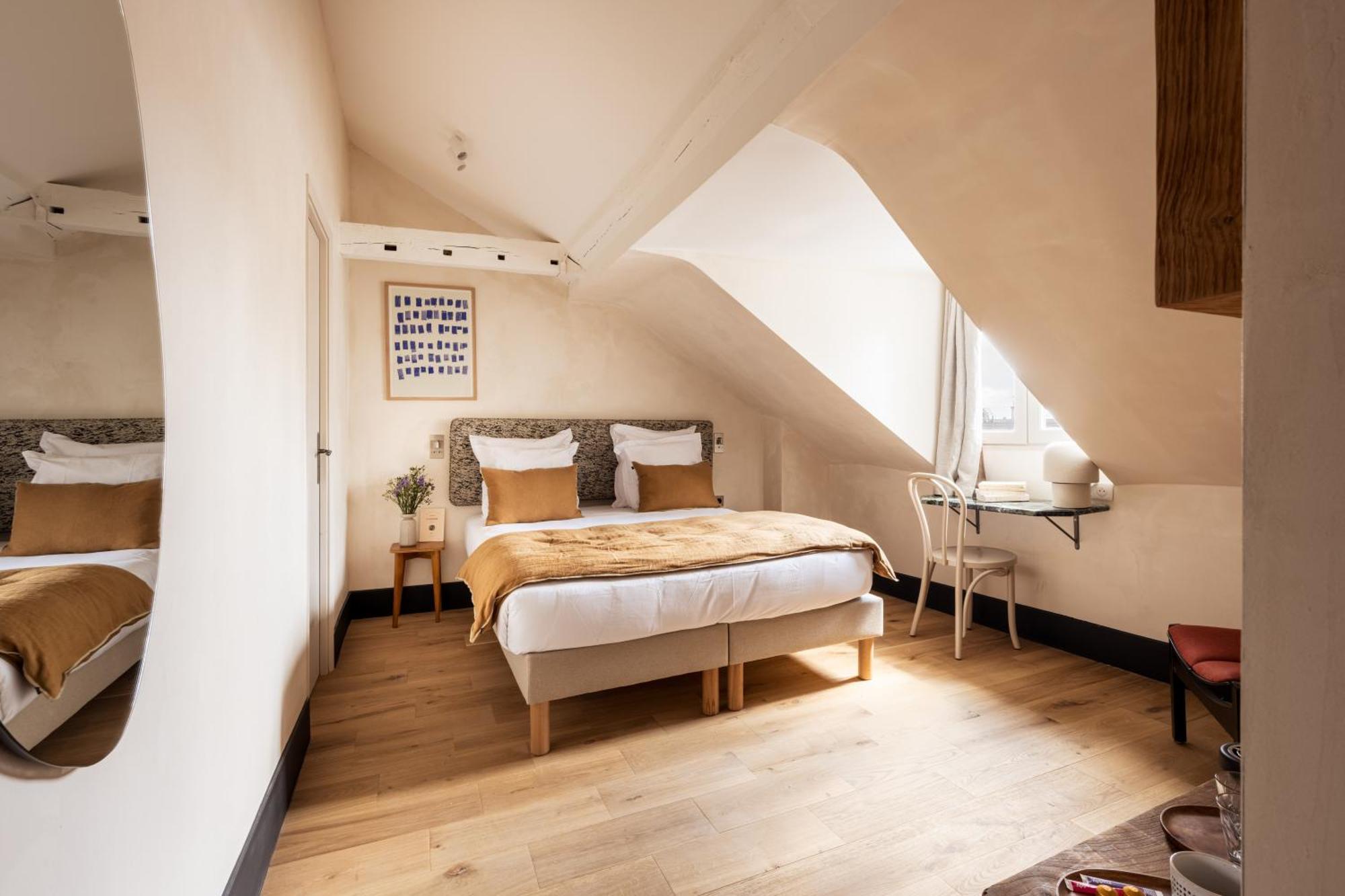 Hotel De La Gaite Париж Экстерьер фото