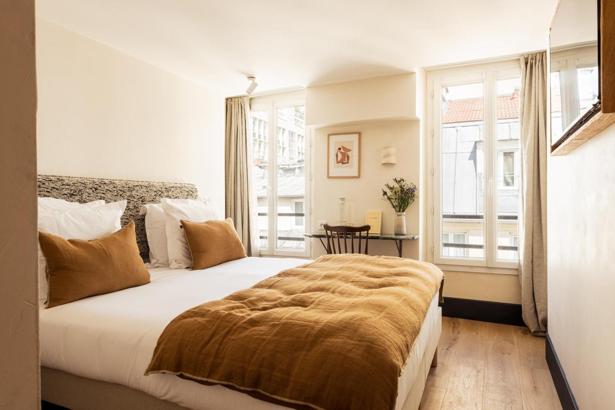 Hotel De La Gaite Париж Экстерьер фото